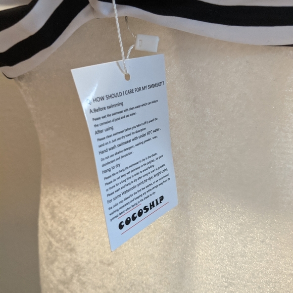 New Cocoship Convertible Black And White Striped Bikini Swim Top Size Small - Picture 3 of 8